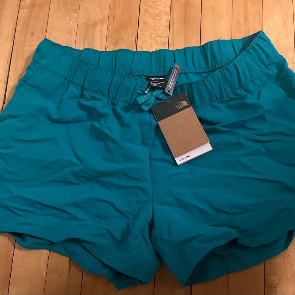 The North Face water resistant shorts women’s L